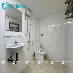 Căn Hộ Gác Cao 1m9 Bancol Rộng 45m2 Máy Giặt Riêng  Ngay Chợ Hoà Hưng