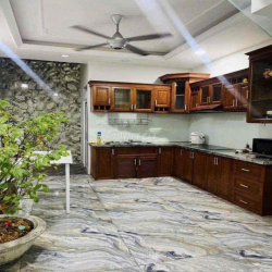 Nhà nguyên căn Full nội thất, 1 trệt 4 lầu, 4Pn, Hẻm xe hơi