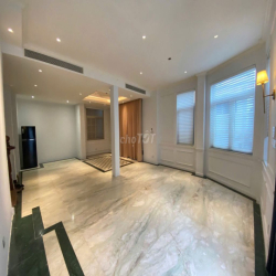 Biệt Thự Góc 2 MT Nguyễn Minh Hoàng. 10x20m. Trệt 3 Lầu. Sẵn Máy Lạnh