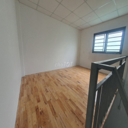Phòng trọ thoáng mát, sáng sủa, có gác, WC riêng, giờ tự do
