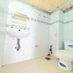 ngay nhà ga T3 - hoàng hoa thám