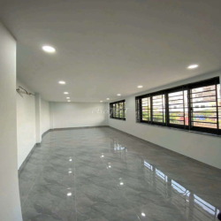 CHO THUÊ BUIDING MẶT TIỀN PHẠM HUY THÔNG (TRỆT 5 LẦU) THANG MÁY