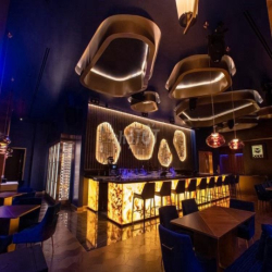 Ngang 10m, vị trí đẹp đối diện Showroom Thái Công- 94 Hai Bà Trưng, Q1