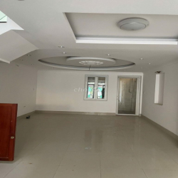 Chính chủ cần cho thuê nhà phố đường chính số 7 KDC 13E Intresco.