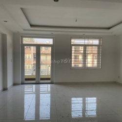 Chính chủ cần cho thuê nhà phố đường chính số 7 KDC 13E Intresco.