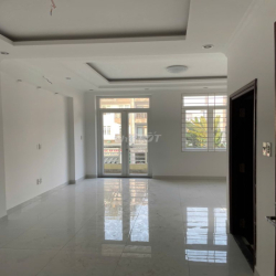 Chính chủ cần cho thuê nhà phố đường chính số 7 KDC 13E Intresco.