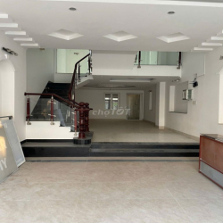 Chính chủ cần cho thuê nhà phố đường chính số 7 KDC 13E Intresco.