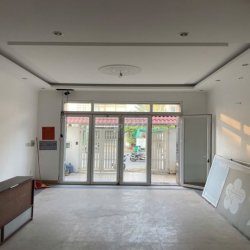 Chính chủ cần cho thuê nhà phố đường chính số 7 KDC 13E Intresco.