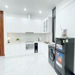 Cho thuê tầng 2 Lê Văn Lương 90m2, 3 ngủ, full đồ cơ bản, ở luôn