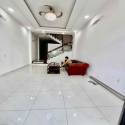 Cho Thuê Nhà Sạch Sẻ DT 130m2 1Trệt 1Lầu 2Pn 3Wc Sân Thượng Hẻm Xe Tải