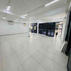 Chính chủ - VP quận 3, 80m2 + ban công chỉ 28tr