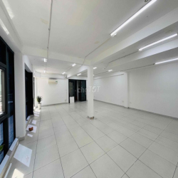 Chính chủ - VP quận 3, 80m2 + ban công chỉ 28tr