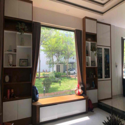 Chính chủ cho thuê nhà phố góc cong viên, trệt 3 lầu, 4 phòng 5wc