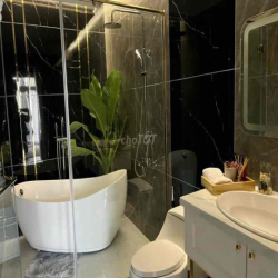 Nhà full nội thất giá 30tr/ tháng DT 6x18m Khu Verosa Park