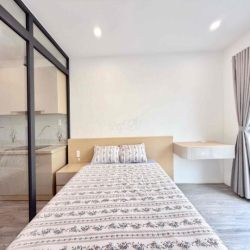 Cho thuê căn hộ 1PN ban công - mới 100% - mặt tiền Nguyễn Văn Cừ Quận
