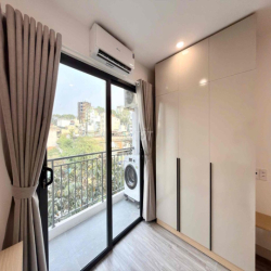 Cho thuê căn hộ 1PN ban công - mới 100% - mặt tiền Nguyễn Văn Cừ Quận