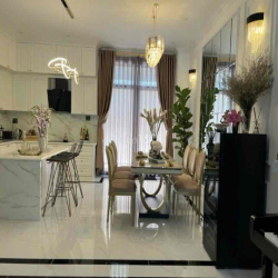 Nhà full nội thất giá 30tr/ tháng DT 6x18m Khu Verosa Park