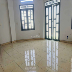 Nhà cho thuê nguyên căn giá rẻ ngay Tân Bình 
