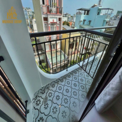 CC MINI DUPLEX BAN CÔNG MỚI XÂY THANG MÁY GẦN CHỢ PHẠM VĂN BẠCH