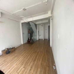 Cho Thuê Nhà Đường Hoa Cúc, Phú Nhuận ( Ngang 5m - Rộng Rãi )