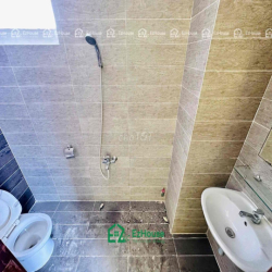 Phòng tách bếp 35m2 cửa sổ ban công thoáng gần Cầu Chánh Hưng Quận 8