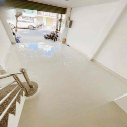 🌟Cho Thuê Nhà 3 Tầng _Mặt Tiền Cách Mạng Tháng 8_Quận3🌟5x10 trệt 2l