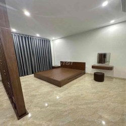nhà đẹp ngõ ô tô 4 phòng ngủ có sân để xe tháng 8 nhận nhà