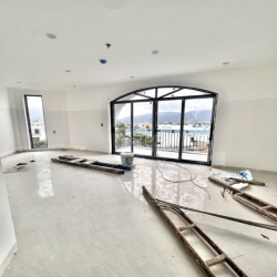 CHO THUÊ NHÀ KINH DOANH 5 TẦNG 800M2 CÓ PCCC LÔ GÓC KHU PHƯỚC LONG