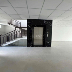 Cho thuê căn nhà mặt tiền Đường Nguyễn Văn Linh, Phú Mỹ Hưng Q7