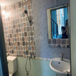 Cho thuê nhà Ngọc Thuỵ, Gần mipec, 2PN, Chỉ 6tr