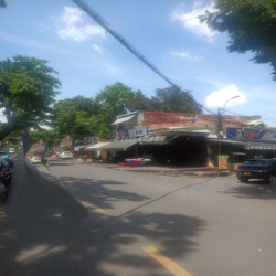 Nhà cho thuê... CC Căn Hộ CC CXTĐ.  Tầng Trệt. Lô Chữ. Đường TĐ, P.27.