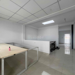 Cho Thuê Nhà Làm Vp Cty spa khu Xe Tải Thông