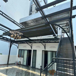 Nhà 2 ,5 tầng mt gần biển phạm văn đồng ! thángDt 200m ngan