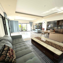 🌿 ESCAPE THE CITY – RECHARGE IN A GREEN, BRIGHT VILLA