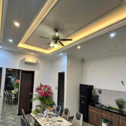 Nhà 2 ,5 tầng mt gần biển phạm văn đồng ! thángDt 200m ngan