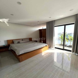 🌿 ESCAPE THE CITY – RECHARGE IN A GREEN, BRIGHT VILLA