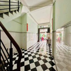 🔥 Nhà KD hẻm xe tải CMT8, trệt suốt 2PN, giá chỉ 12tr/tháng