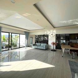 🌿 ESCAPE THE CITY – RECHARGE IN A GREEN, BRIGHT VILLA