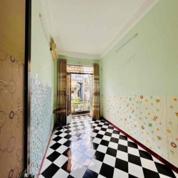 🔥 Nhà KD hẻm xe tải CMT8, trệt suốt 2PN, giá chỉ 12tr/tháng