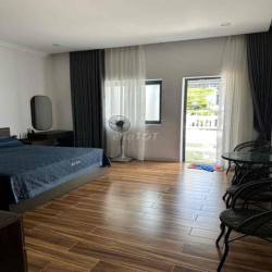 Nhà 2 ,5 tầng mt gần biển phạm văn đồng ! thángDt 200m ngan