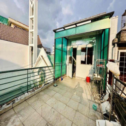 🔥 Nhà KD hẻm xe tải CMT8, trệt suốt 2PN, giá chỉ 12tr/tháng