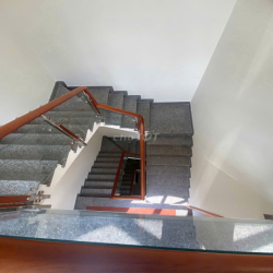 Cần cho thuê nhà đẹp 42/6A Hoàng Bật Đạt P.15 Tân Bình.