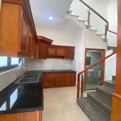 Cần cho thuê nhà đẹp 42/6A Hoàng Bật Đạt P.15 Tân Bình.