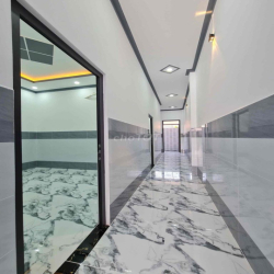 Bán nhà tone xám đen cực sang gần ngã tư Gia Bảo – 2PN, 5x23