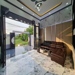 Bán nhà tone xám đen cực sang gần ngã tư Gia Bảo – 2PN, 5x23