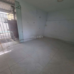 Cho thuê nhà trệt 1 lầu 1 gác, 3PN 3VS - Chỉ 10 triệu