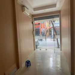 Mặt bằng kinh doanh tại 209 Thuỵ Khuê, Tây Hồ, Hà Nội