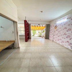 Chính chủ cho thuê căn Shophouse để kinh doanh, ở. Giá 6 triệu/tháng