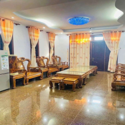 BIỆT THỰ 200M2 FULL NỘI THẤT XỊN SÒ GẦN CHỢ THỦ ĐỨC, 5PN 5WC, GARA OTO