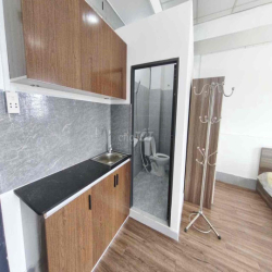chính chủ cho thuê phòng 30m2 ban công rộng thoáng 5tr